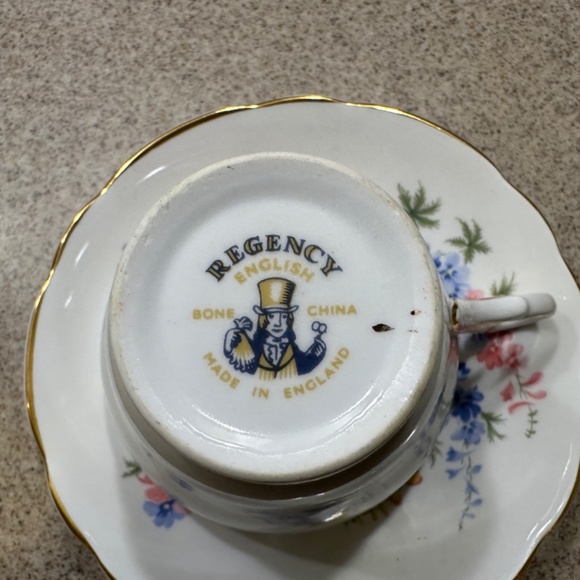 Cup and saucer - Picture 3 of 4
